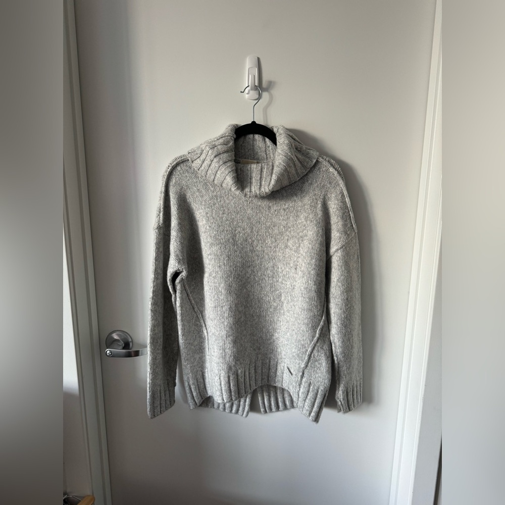 Michael Kors - Gray Hand-knit Cowl Turtleneck Sweater
